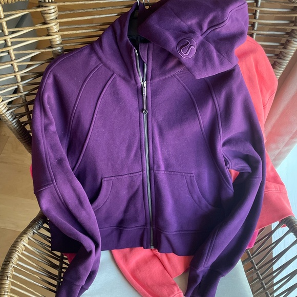 Lululemon Scuba Oversized Full-Zip
Hoodie
Dramatic Magenta - Picture 3 of 3